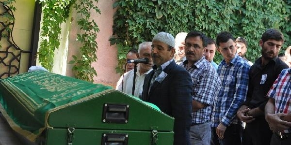İmam babanın en zor görevi!