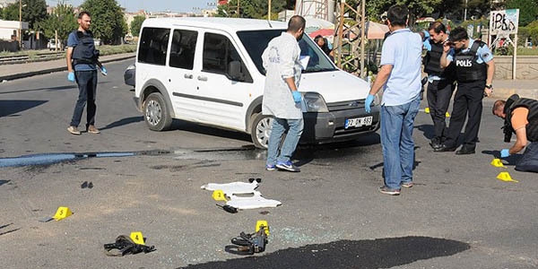 Saldırıda yaralanan komiser yardımcısı, şehit oldu
