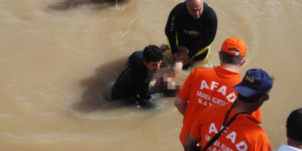 Dicle nehri'ne giren 3 ocuk bouldu, 1 ocuk kayp