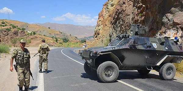 PKK'l terristler AK Partili baba ve olunu kard