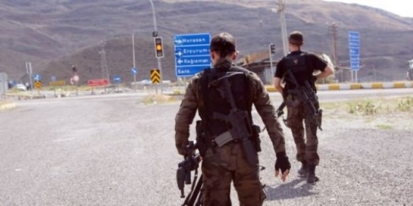 Jandarma karakoluna saldr: 1 asker yaral