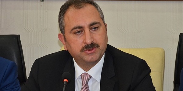 AK Partili Gül: Hendek kazarak mı öz yönetim yapılacak?