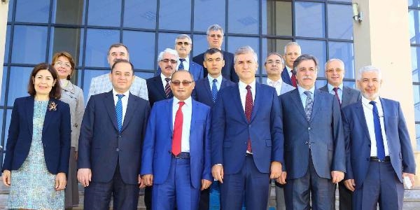 TÜSEB 5 bin Türk bilim adamını koordine edecek
