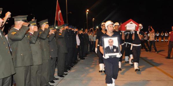 Şehit emniyet amiri Aksoy'un naaşı Antalya'ya getirildi