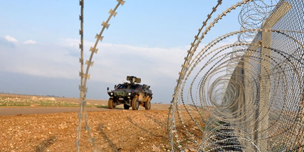 Sınırdan yasa dışı geçmeye çalışan 795 kişi yakalandı