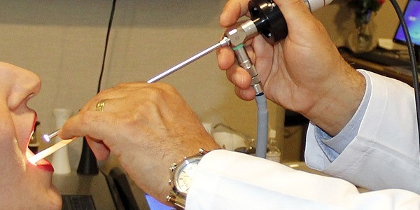 Ağız kokusu 'bakteri' kaynaklı olabilir