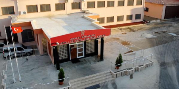 Antalya'da intihara kalkışan asker öldü