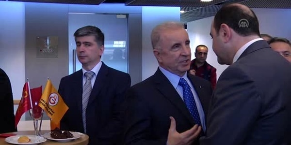 Türk savunma sanayisine en iyi kollektif stant ödülü