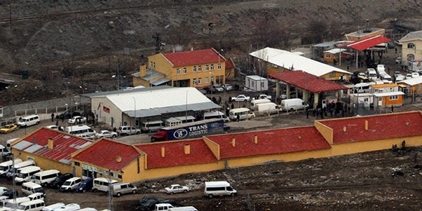 Kaçırılan 20 gümrük memuru yurda giriş yaptı