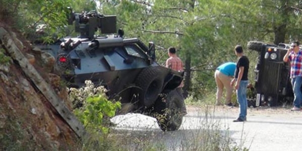 Ardahan'da askeri araç devrildi: 11 yaralı