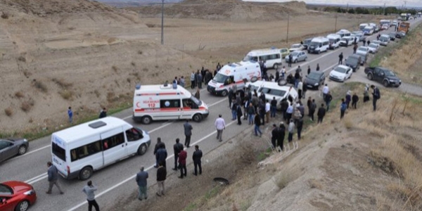 Hatay'da servis aracı takla attı: 4 ölü, 27 yaralı