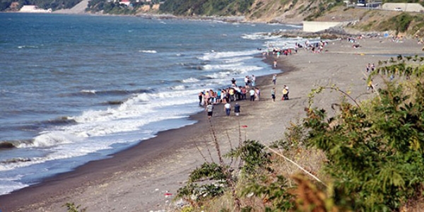Zonguldak'ta denize giren lise rencisi bouldu