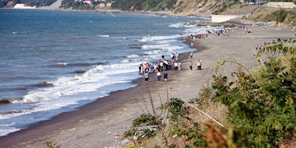 Zonguldak'ta denize giren lise öğrencisi boğuldu