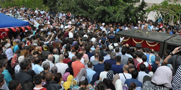 Şehit astsubay son yolculuğuna uğurlanıyor
