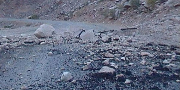 Hakkari-Çukurca Karayolu'nda iki ayrı patlama