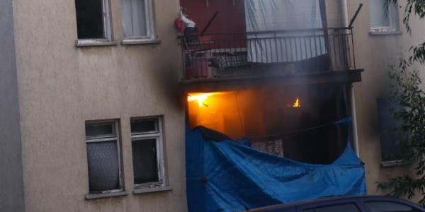 Polis lojmanında çıkan yangın korkuttu