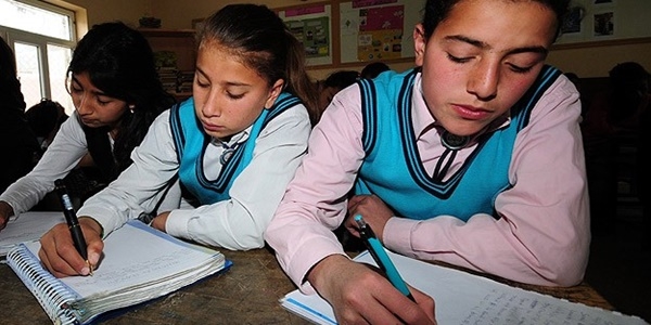'Kız çocukları okulu hiç bırakmasın' projesi