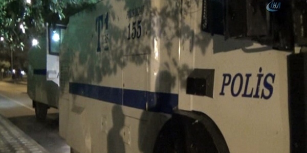 TOMA'ya silahla ateş açan şüpheli ayağından vuruldu