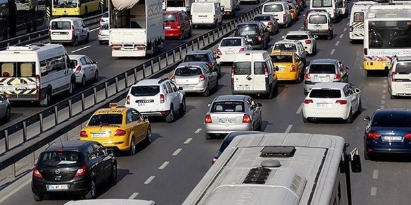 Sürücülere bayram yolculuğu uyarısı