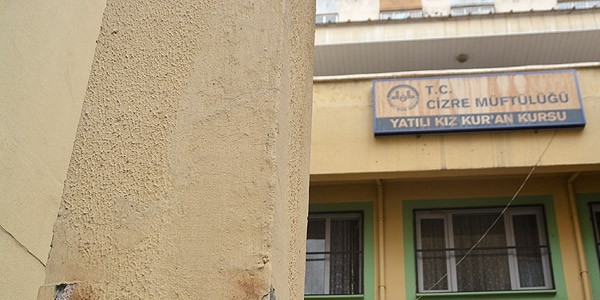 Cizre'de teröristler Kur'an kursunu da taradı