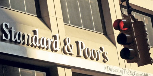 Standard & Poor's: Türkiye'nin kredi notu fay hattında
