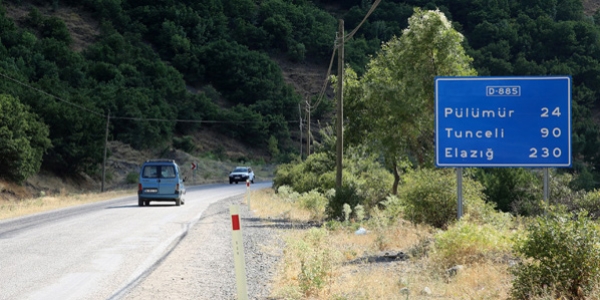 Tunceli'de güvenlik nedeniyle iki ilçe yolu ulaşıma kapatıldı