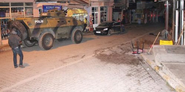 Diyarbakır'da roketatar çay ocağına isabet etti: 3 yaralı