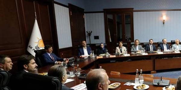 Gençlere iş buluncaya kadar maaş verilecek