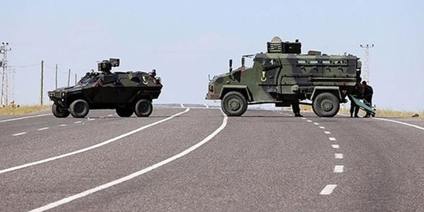 Askeri araca saldırı: 12 yaralı