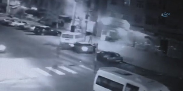 PKK'nın roketi çay ocağını vurdu!