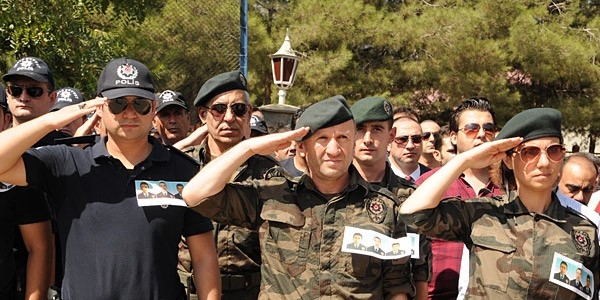 Nusaybin'de şehit düşen polisler için tören