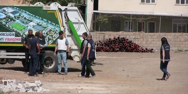 Çöp konteynerinde bomba bulundu