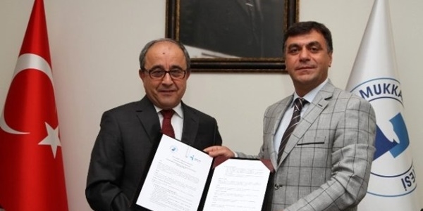 Staj yapan Pamukkale Üniversitesi öğrencilerine bin lira maaş