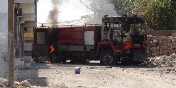 İtfaiye aracını yakıp bomba tuzakladılar