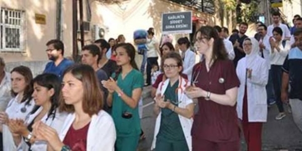 Cerrahpaşa'da 'kocan da döver' lafı isyan çıkardı