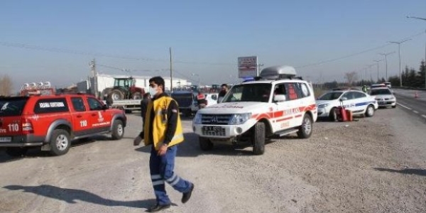 Balıkesir'de minibüs devrildi: 3 ölü, 21 yaralı