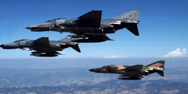 Sınırda hava hareketliliği sürüyor
