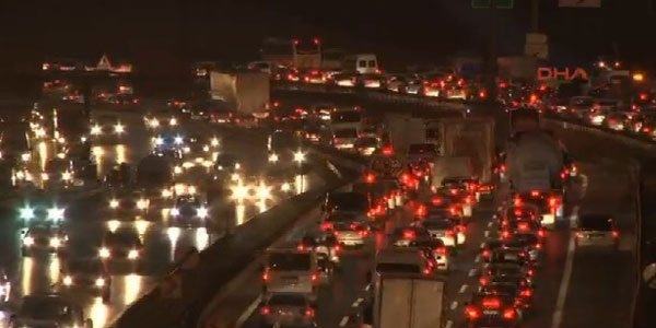 İstanbul trafiğinde bayram yoğunluğu