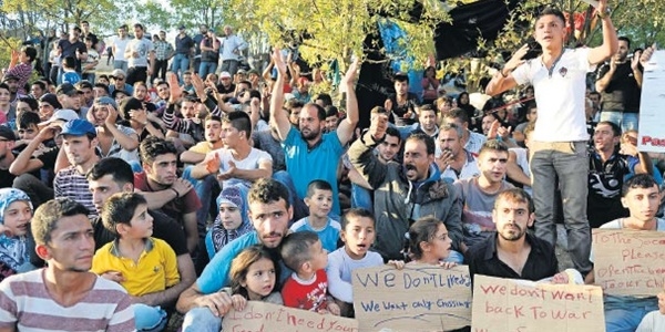 Başbakan, sığınmacıların temsilcileriyle görüşecek