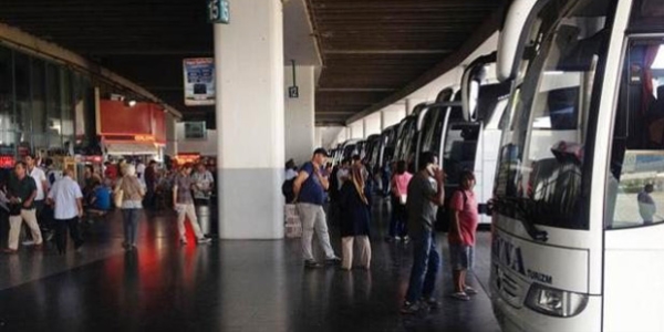 Otogarda bayram yoğunluğu başladı