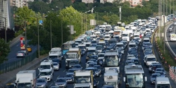 stanbul'da bu yollar bugn trafie kapal