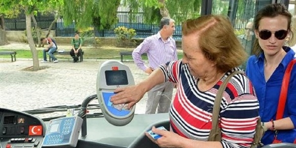 İzmirlinin 'akıllı' kart çilesi bitmiyor
