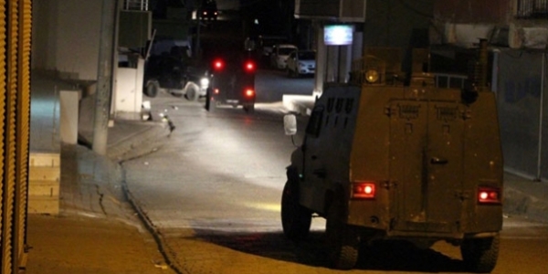 Mardin'de polis aracna bombal saldr