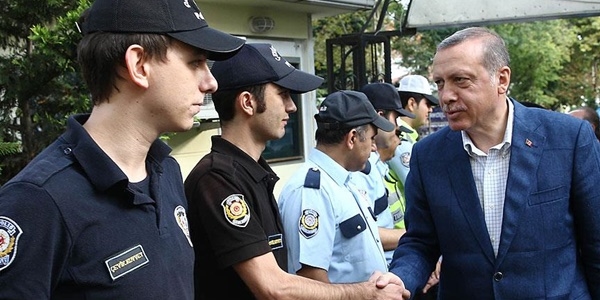 Erdoan'dan polislere bayram ziyareti