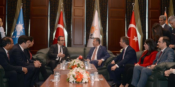 Siyasi partilerde bayram ziyaretleri yapılıyor