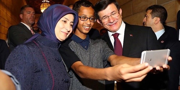 Başbakan Davutoğlu ABD'li Ahmed ile buluştu