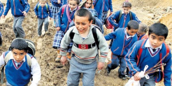 Silahların gölgesinde eğitim nasıl olacak?