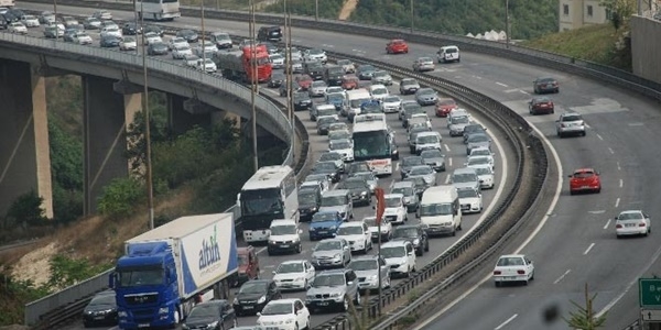 Emniyet'ten bayram dönüşü 'trafik canavarı' uyarısı