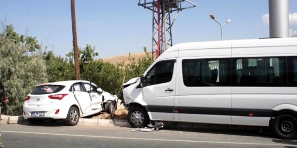 Başbakanlık görevlisi kazada yaralandı