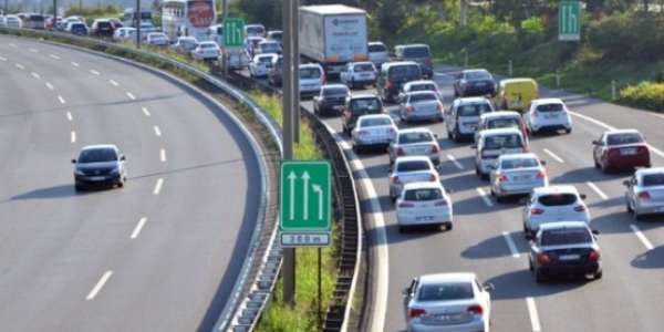 İstanbul yönünde akıcı yoğunluk devam ediyor